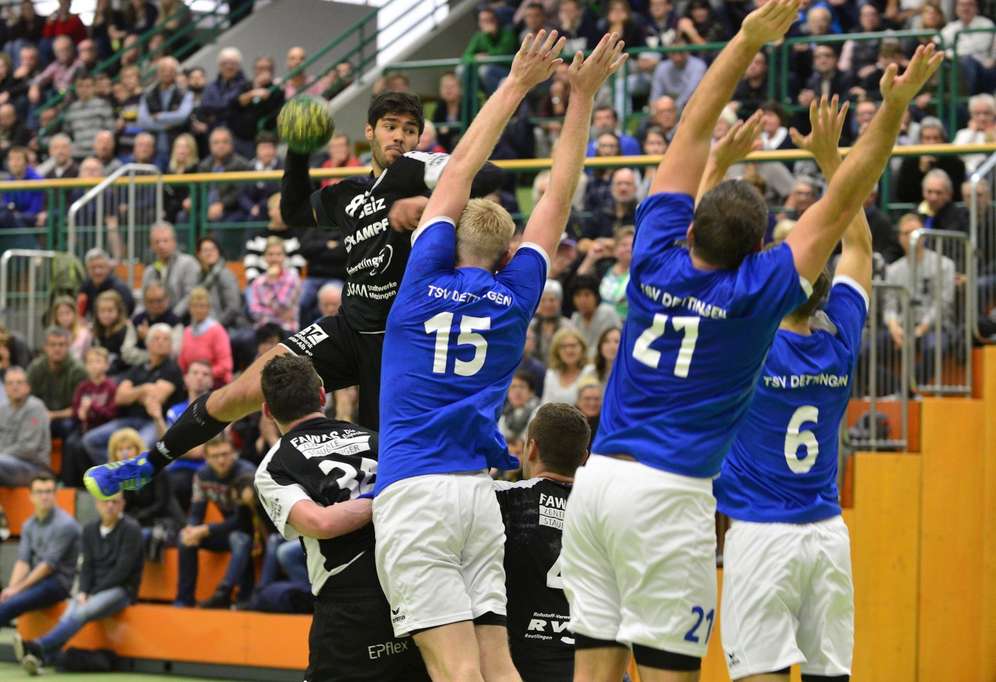 Nadim Brockhaus steigt hoch.