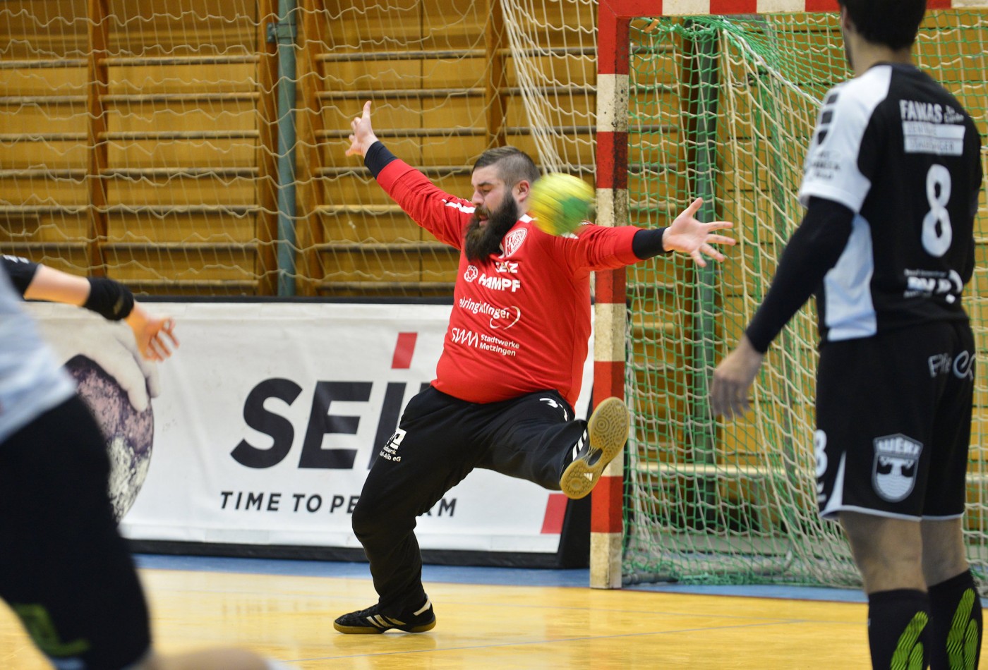 Toni Lutter pariert einiges, aber nicht genug.